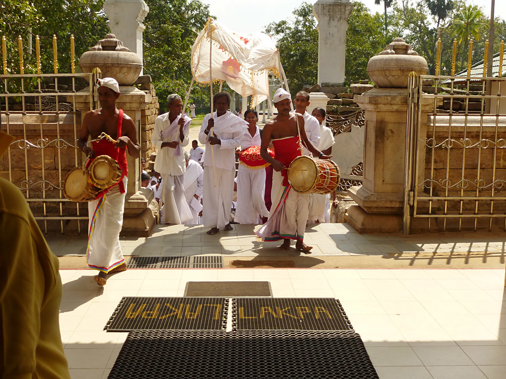 Religious activities in Anuradhapura